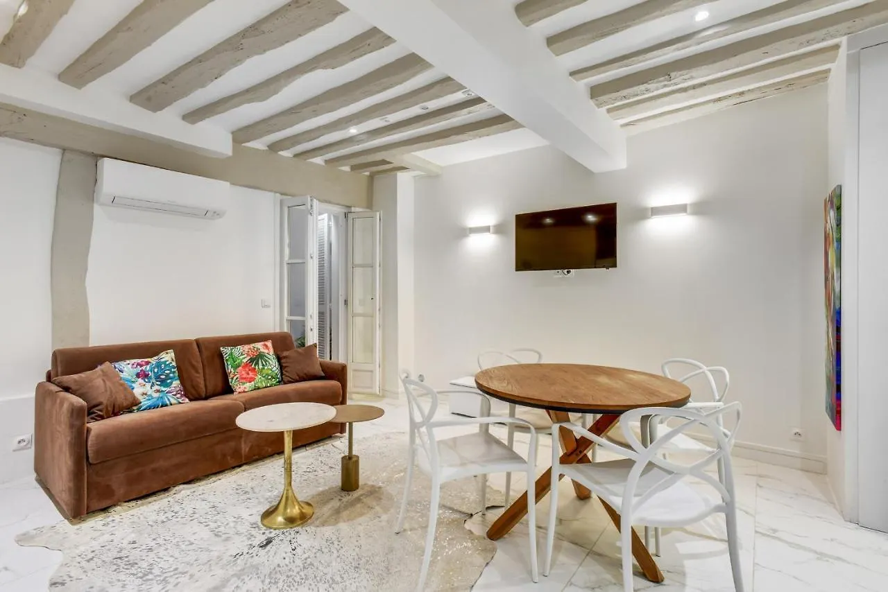 Apartment Best Location Calm Palais Royal Louvre Opera Concorde Clim Paris